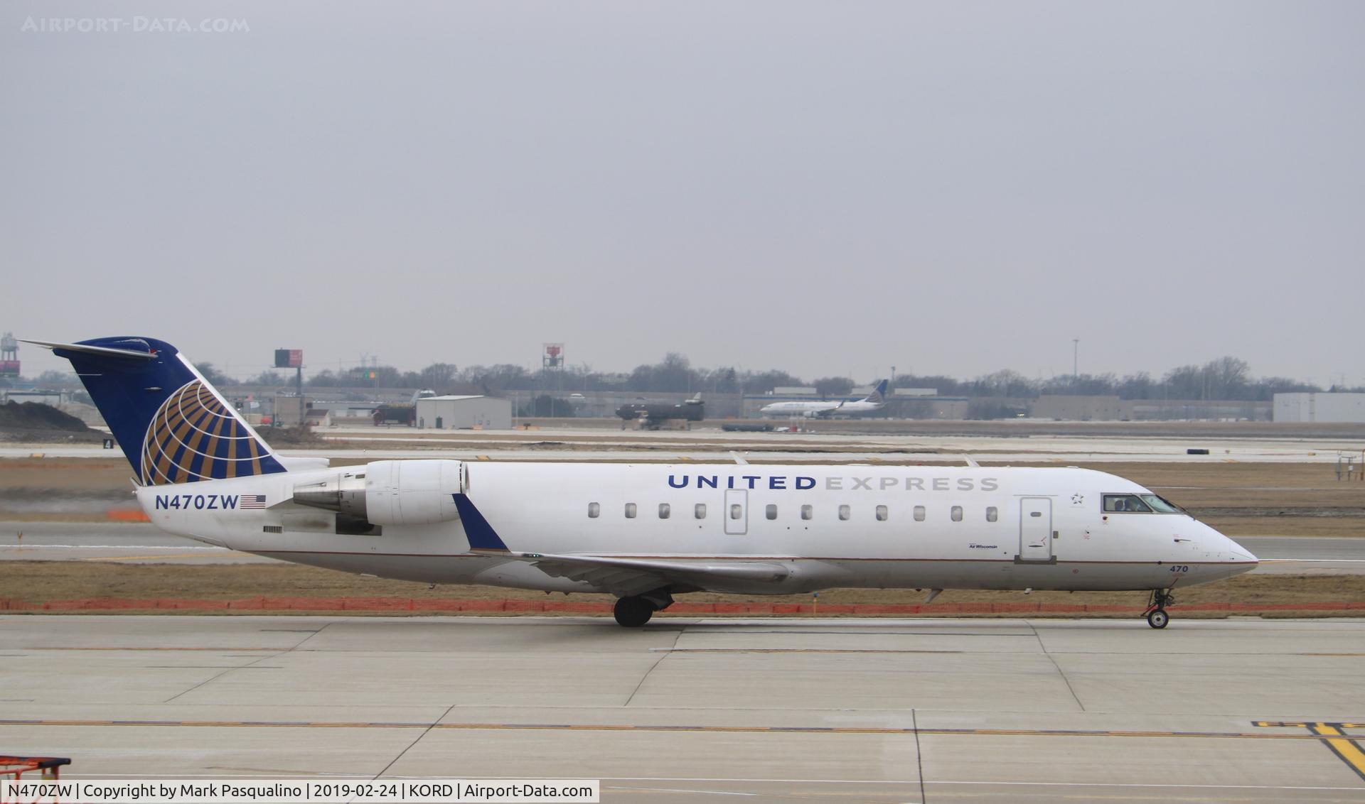 N470ZW, 2004 Bombardier CRJ-200LR (CL-600-2B19) C/N 7927, CL-600-2B19