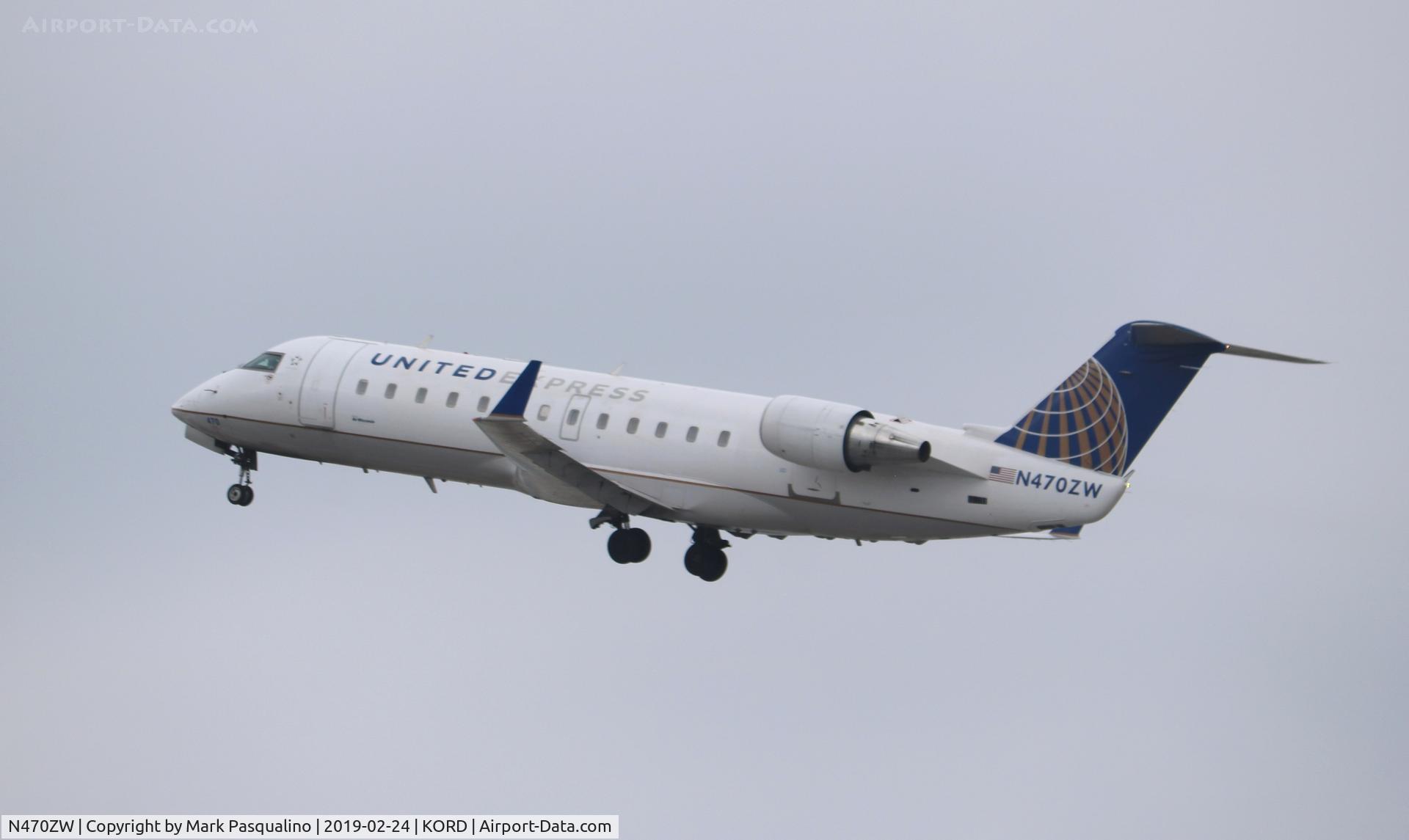 N470ZW, 2004 Bombardier CRJ-200LR (CL-600-2B19) C/N 7927, CL-600-2B19