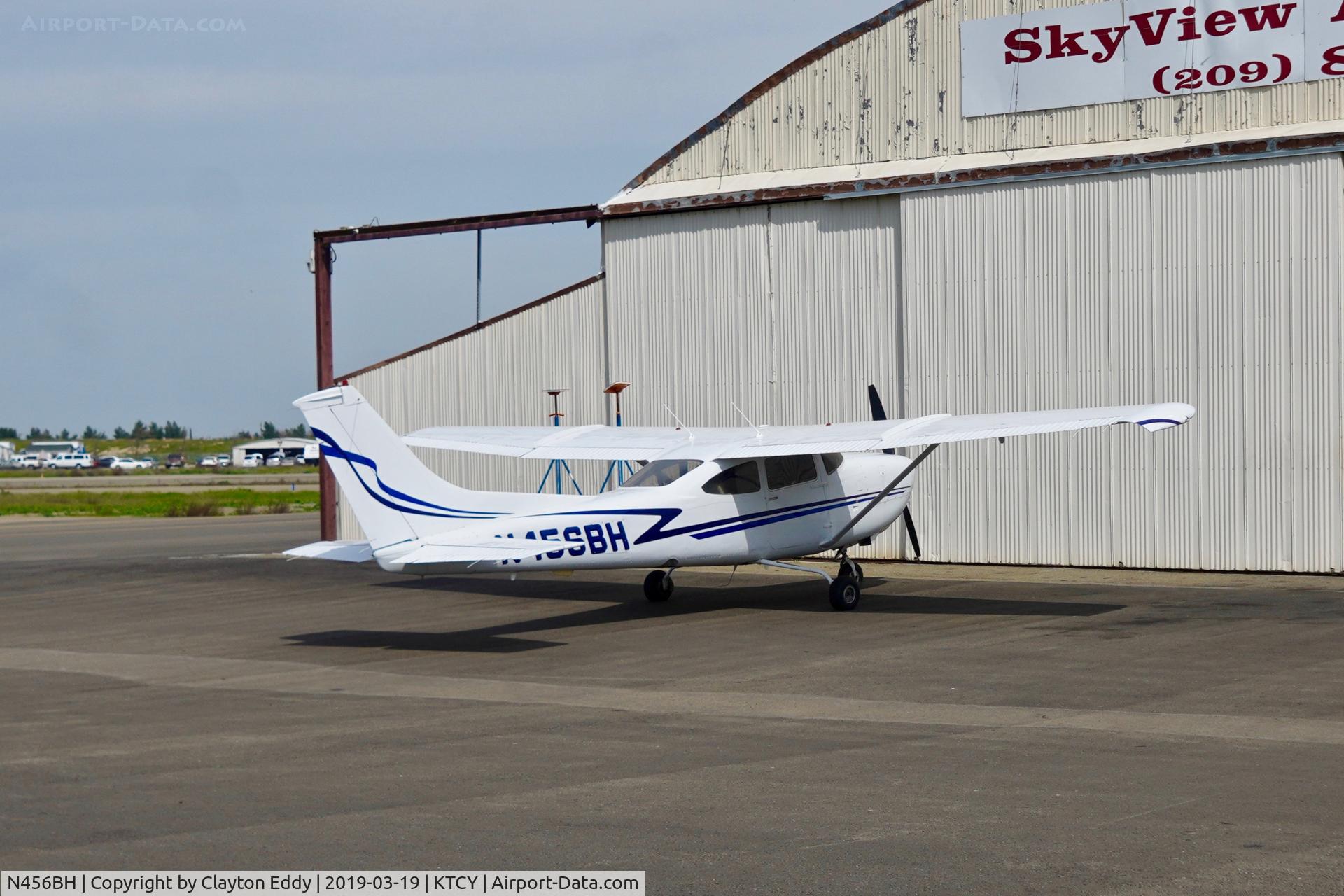 N456BH, 1980 Cessna TR182 Turbo Skylane RG C/N R18201482, Tracy Airport California 2019.