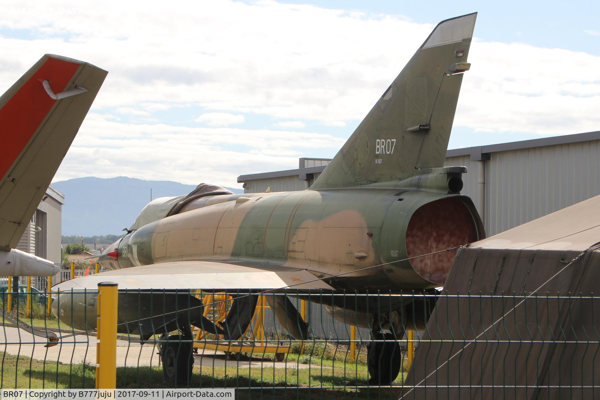 BR07, Dassault Mirage 5BR C/N 307, LE SURPLUS shop at Valence
