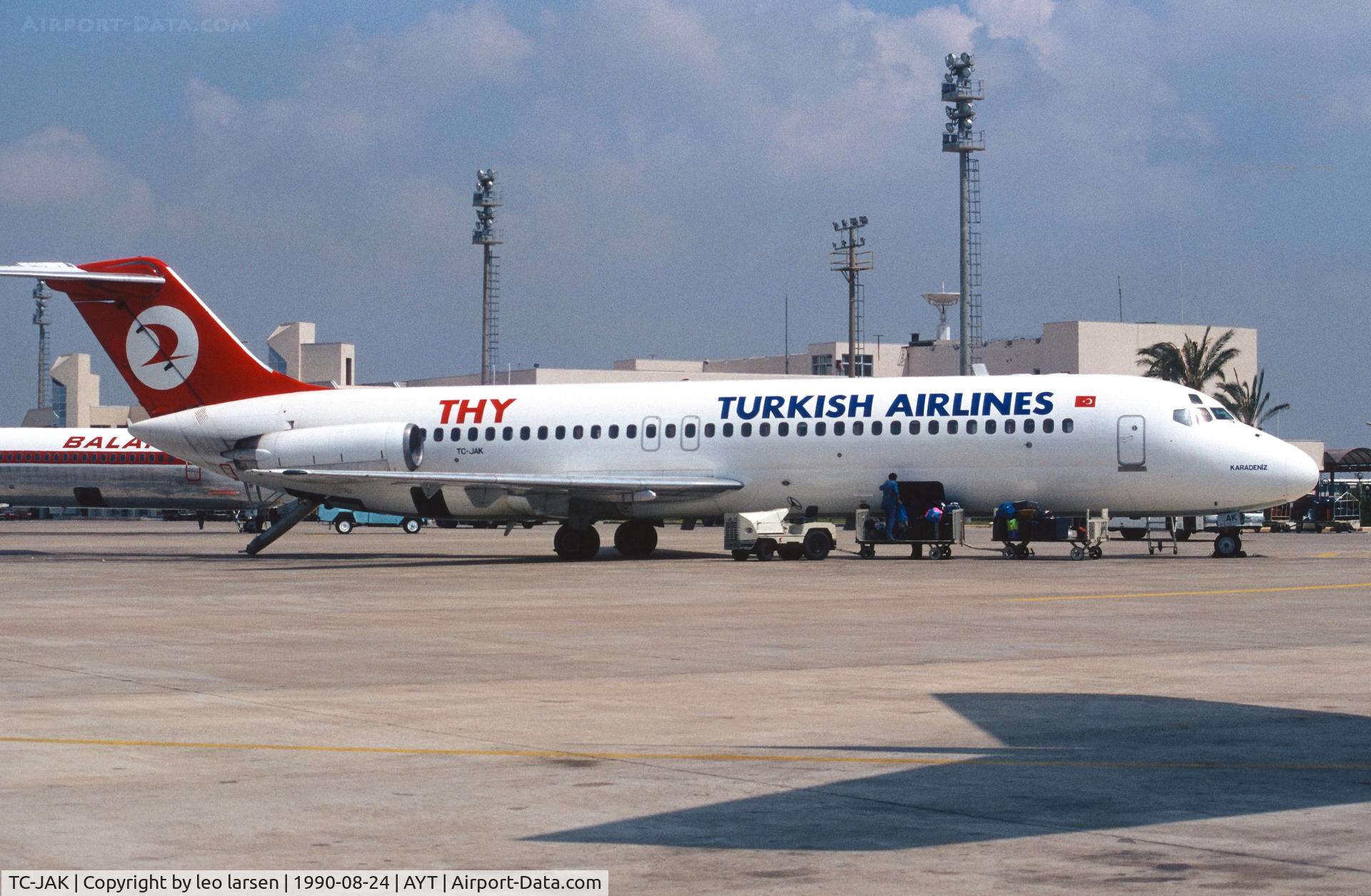 TC-JAK, 1971 Douglas DC-9-32 C/N 47397, Antalya 24.8.1990