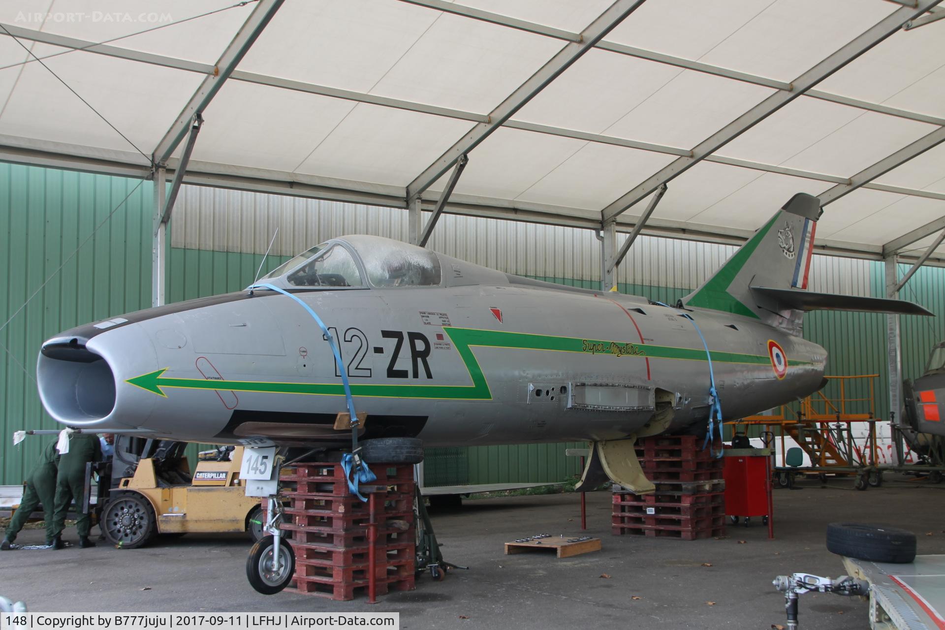148, Dassault Super Mystere B.2 C/N 148, Musée de l'Aviation Clément Ader
peint n°145 12-ZR