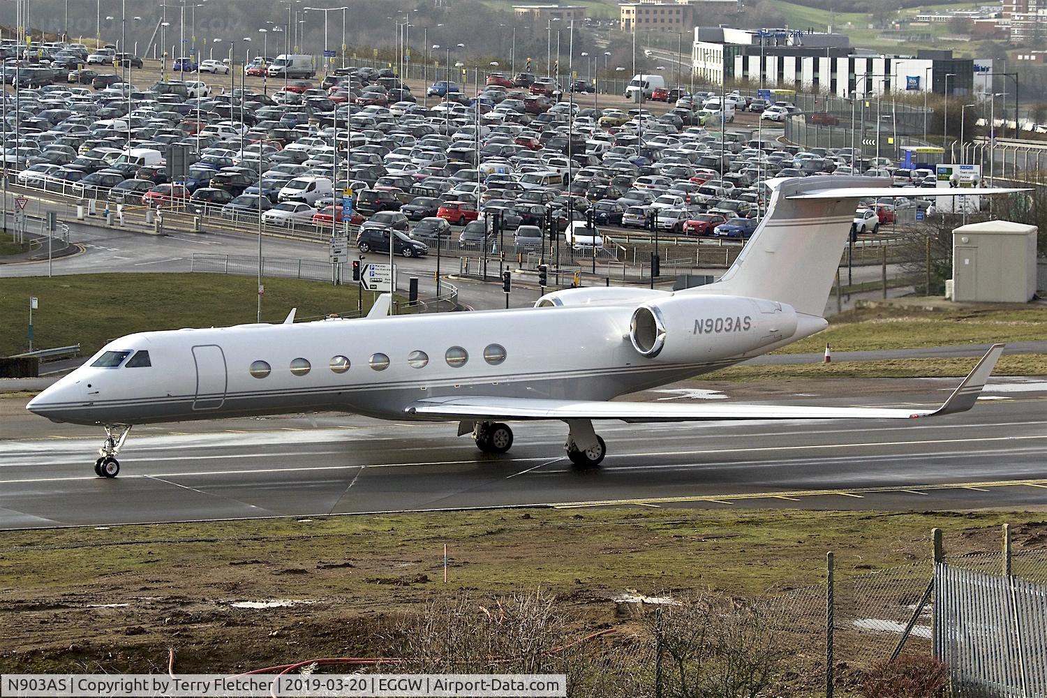 N903AS, 2009 Gulfstream Aerospace GV-SP (G550) C/N 5256, At Luton