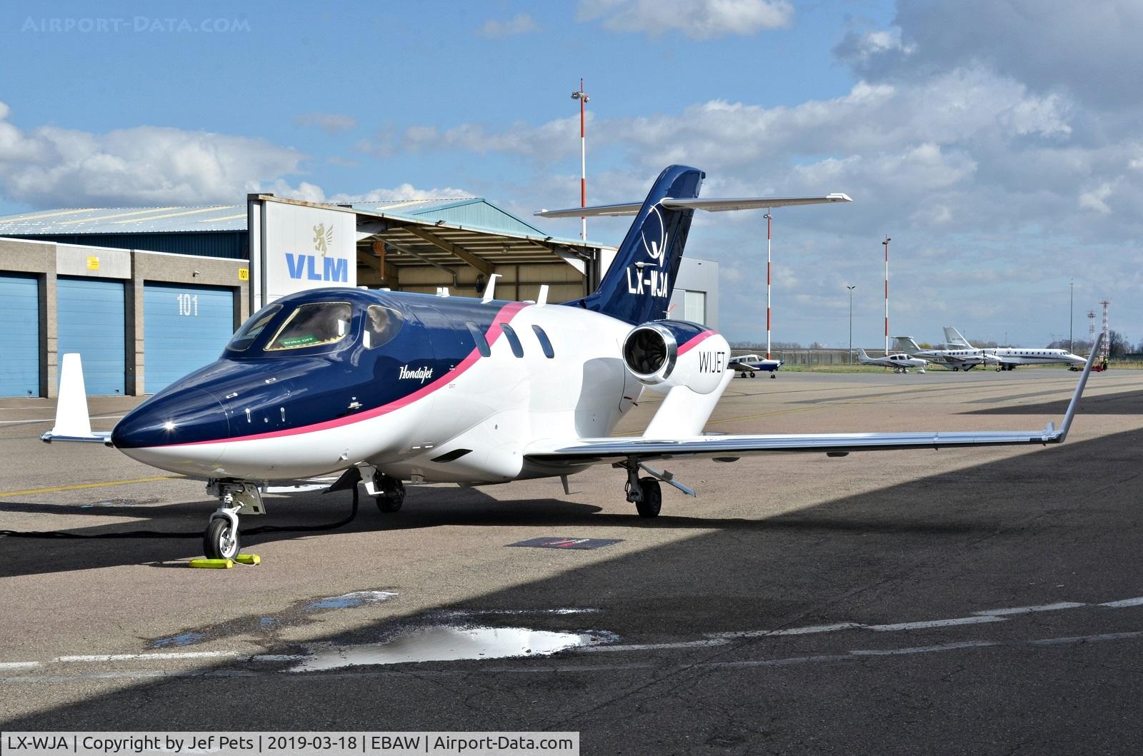 LX-WJA, 2015 Honda HA-420 HondaJet C/N 42000018, At Antwerp Airport.