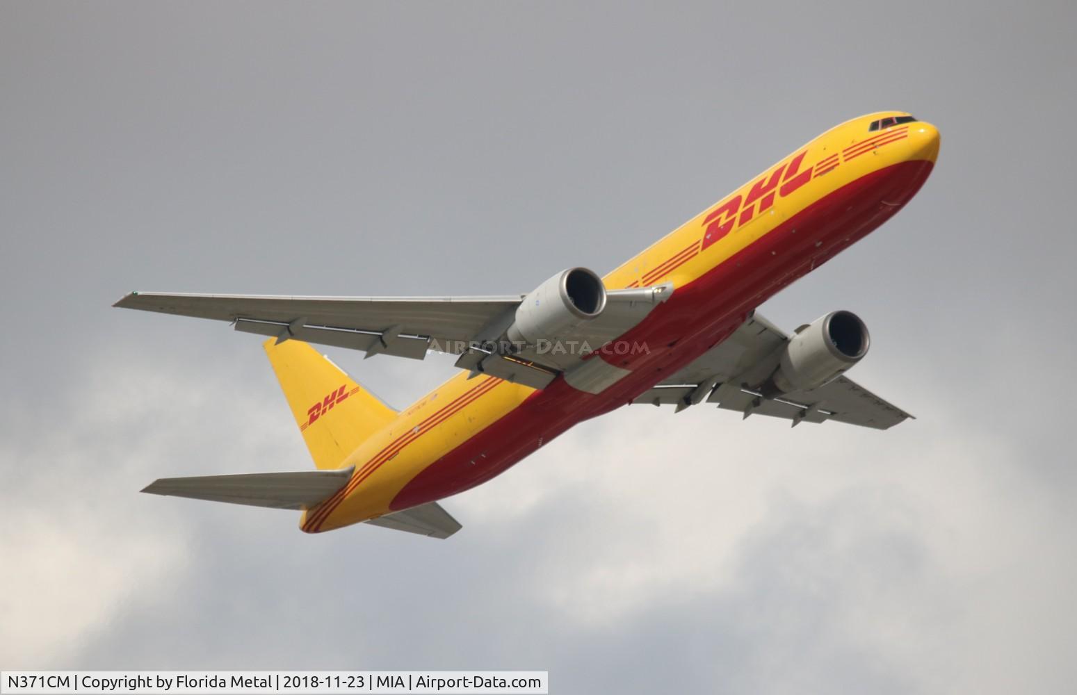 N371CM, 1994 Boeing 767-338 C/N 25577, DHL 767-300