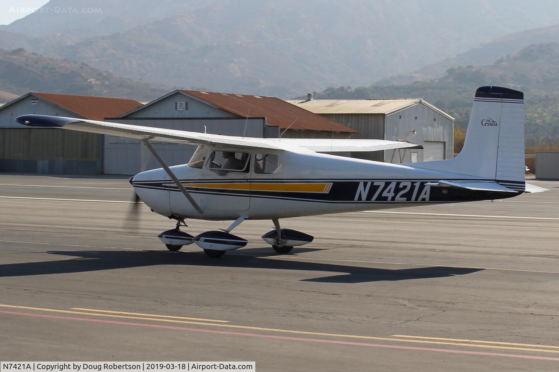 N7421A, 1956 Cessna 172 C/N 29521, 1956 Cessna 172, Continental O-300 145 Hp, taxi
