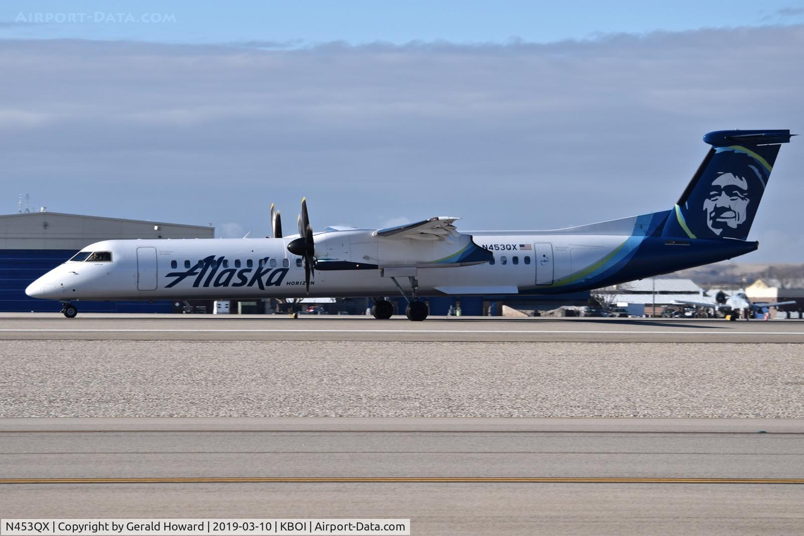 N453QX, 2015 Bombardier DHC-8-402 Dash 8 C/N 4489, Take off run on RWY 10L.