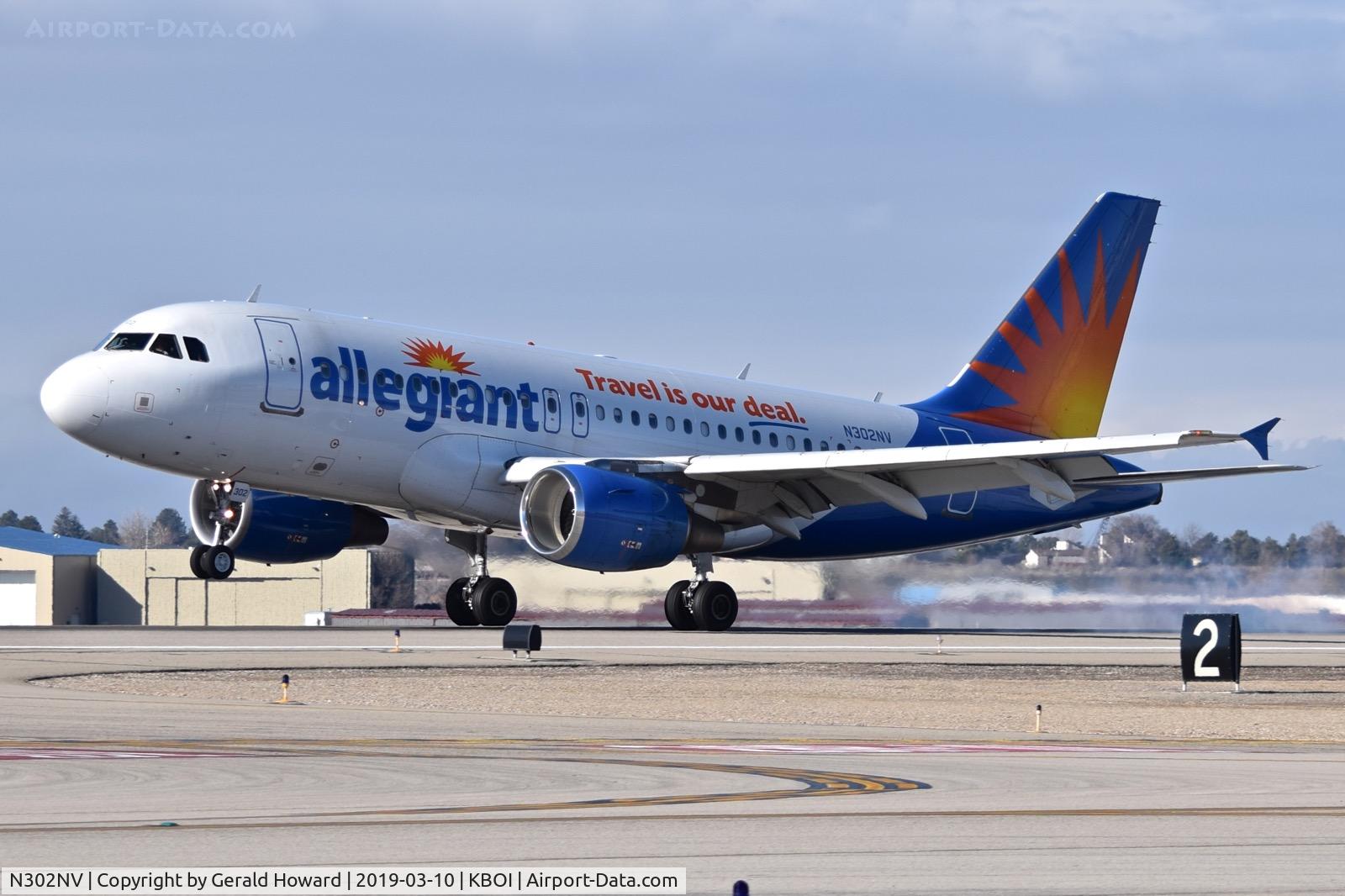 N302NV, 2005 Airbus A319-111 C/N 2387, Landing RWY 10L.