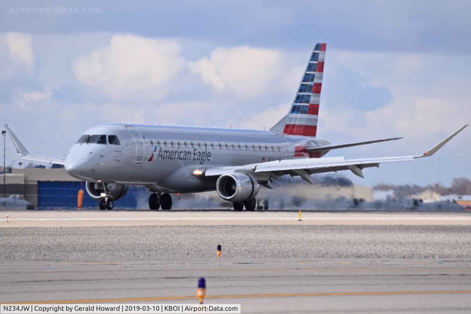 N234JW, 2016 Embraer 175LR (ERJ-170-200LR) C/N 17000566, Landing RWY 10L.