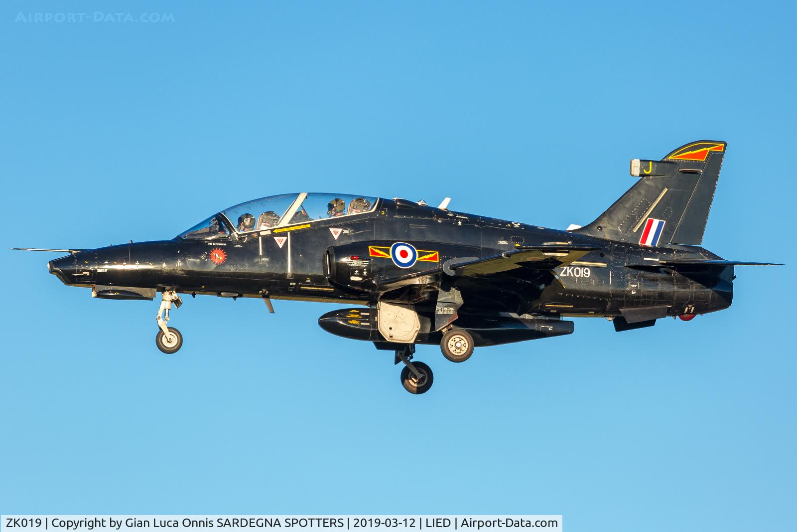 ZK019, 2008 British Aerospace Hawk T2 C/N RT010/1248, LANDING 35L