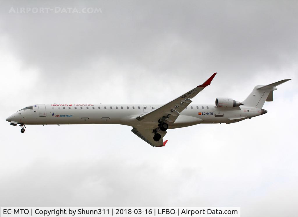 EC-MTO, 2017 Bombardier CRJ-1000 (CL-600-2E25) C/N 19059, Landing rwy 32L