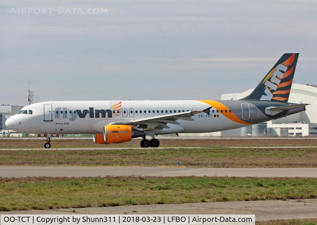 OO-TCT, 2001 Airbus A320-212 C/N 1402, Taxiing holding point rwy 32R for departure
