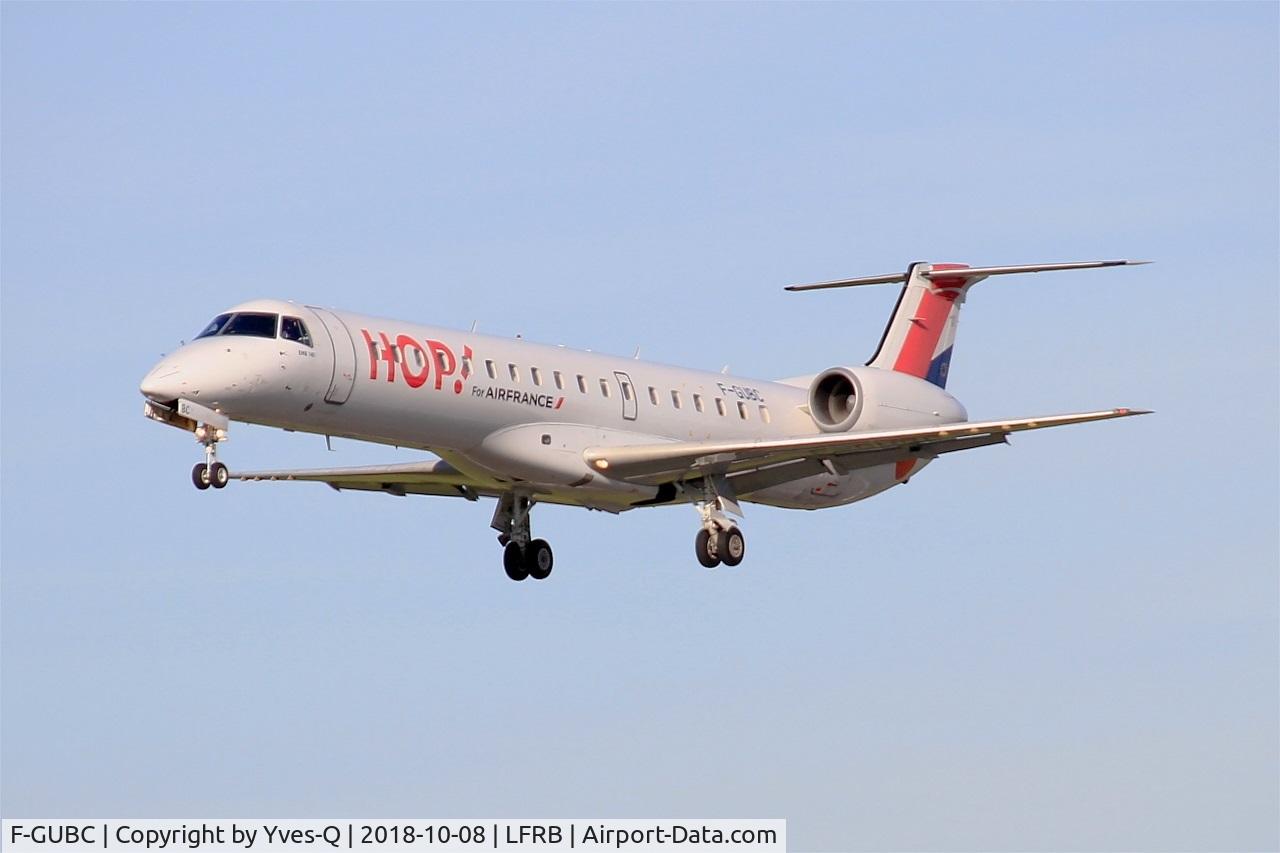 F-GUBC, 2002 Embraer ERJ-145LR (EMB-145LR) C/N 145556, Embraer ERJ-145LR, Short approach rwy 25L, Brest-Bretagne airport (LFRB-BES)