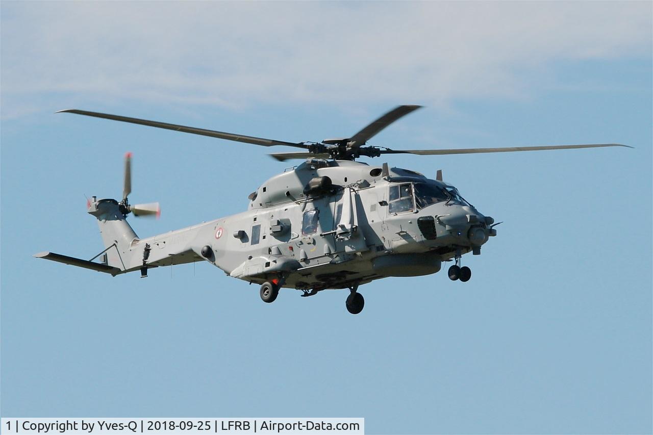 1, NHI NH-90 NFH Caiman C/N 1018/NFRS001, NHI NH-90 NFH Caiman, Short approach rwy 07R, Brest-Bretagne airport (LFRB-BES)