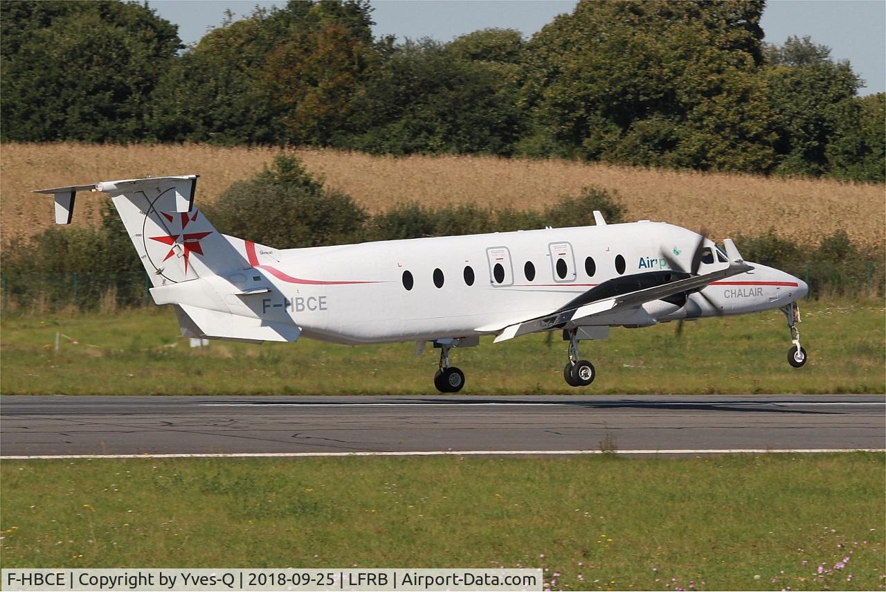 F-HBCE, 1998 Beech 1900D C/N UE-323, Raytheon Aircraft Company 1900D, Landing rwy 07R, Brest-Bretagne airport (LFRB-BES)