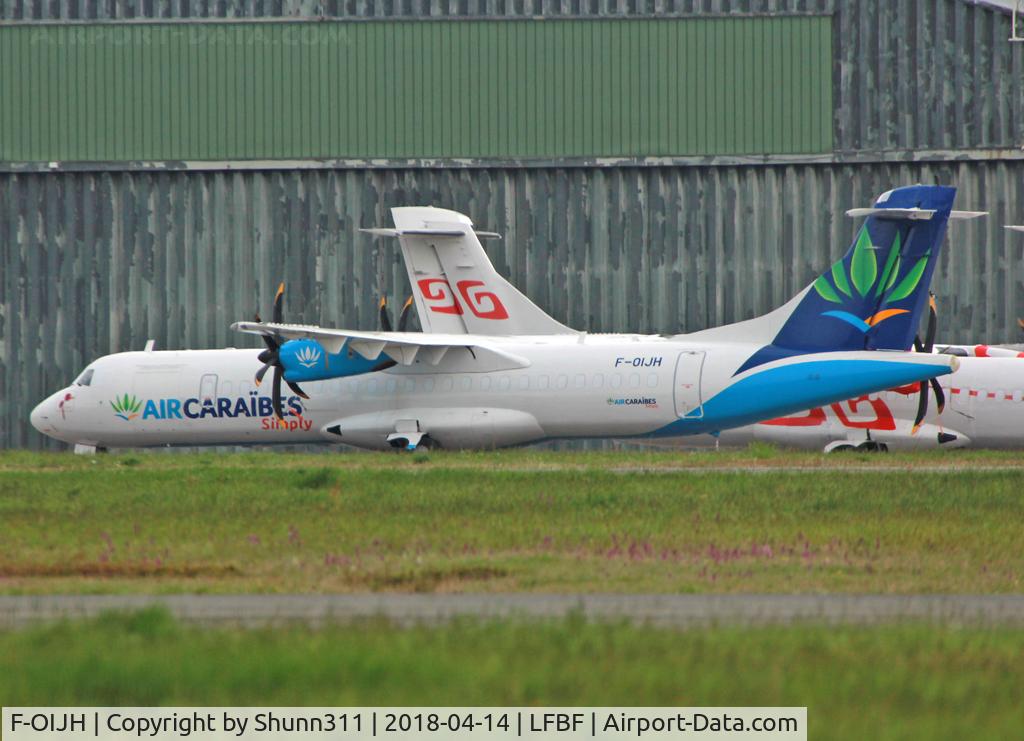F-OIJH, 2003 ATR 72-212A C/N 682, Parked...