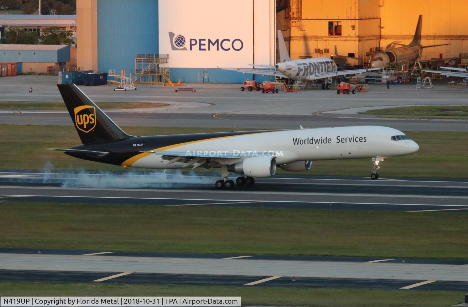 N419UP, 1990 Boeing 757-24APF C/N 23906, UPS 767-200