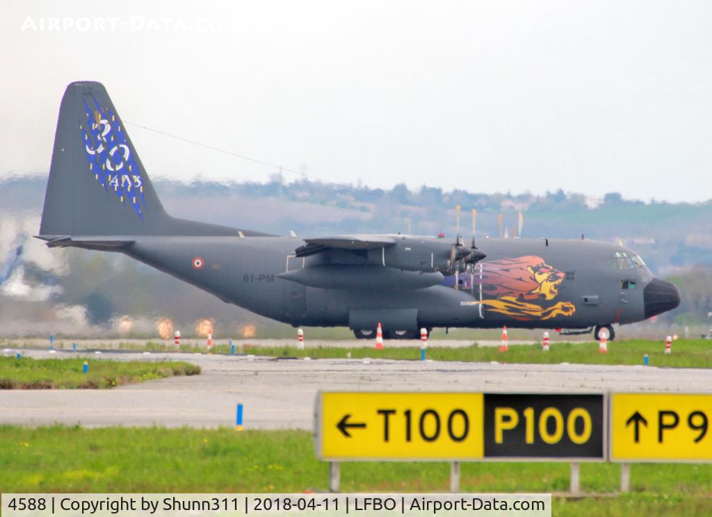 4588, 1975 Lockheed C-130H Hercules C/N 382-4588, Lining up rwy 14L in special c/s