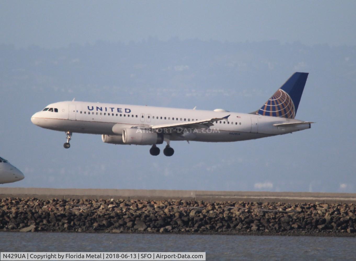 N429UA, 1995 Airbus A320-232 C/N 539, United