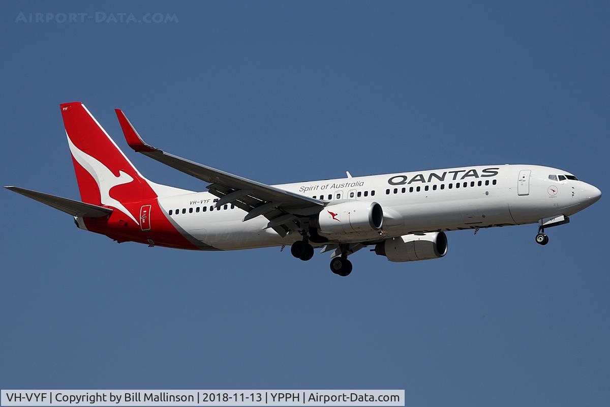 VH-VYF, 2005 Boeing 737-838 C/N 33994, FINALS