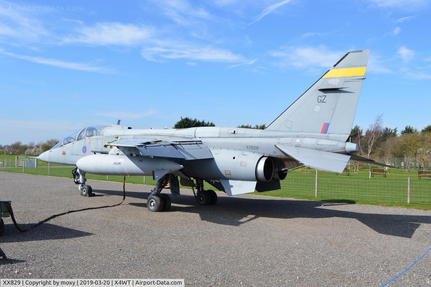 XX829, 1974 Sepecat Jaguar T.2A C/N B.17, Sepecat Jaguar T.2A at Winthorpe,