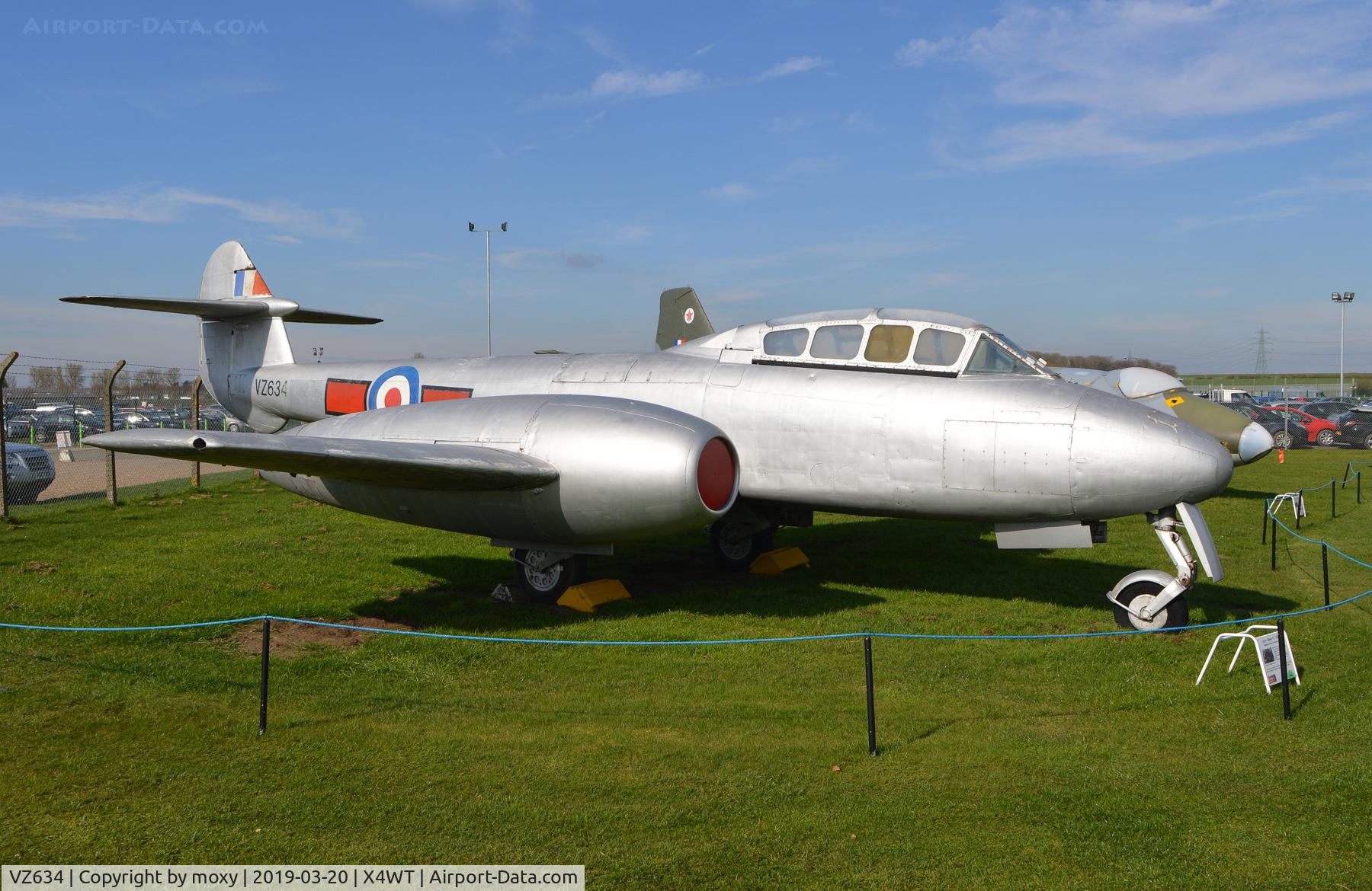 VZ634, Gloster Meteor T.7 C/N Not found VZ634, Gloster Meteor T.7 at Winthorpe.