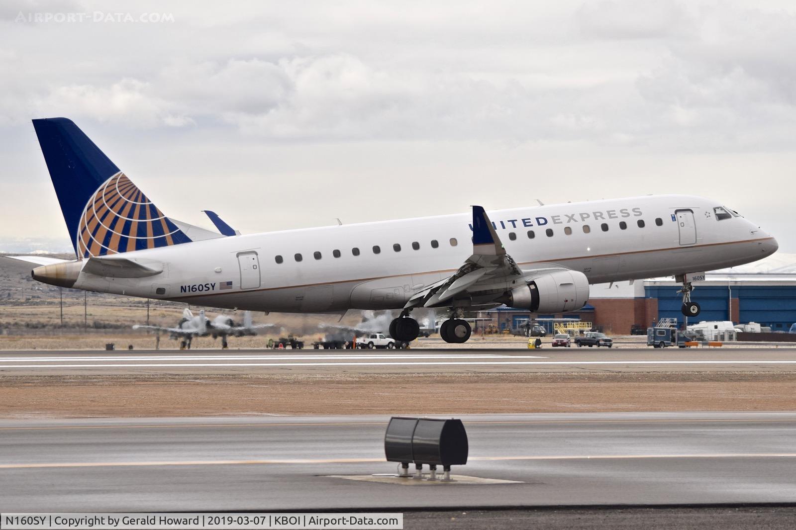 N160SY, 2016 Embraer ERJ-170-200LR C/N 17000568, Landing RWY 28R.