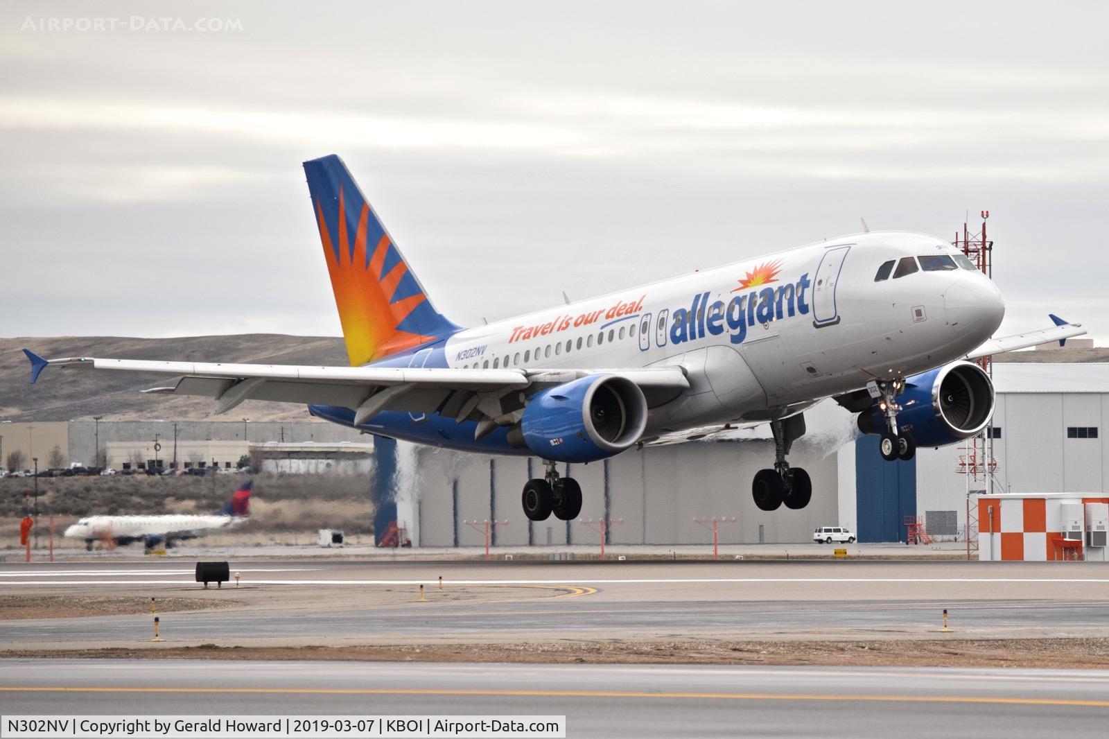 N302NV, 2005 Airbus A319-111 C/N 2387, Landing RWY 28R.