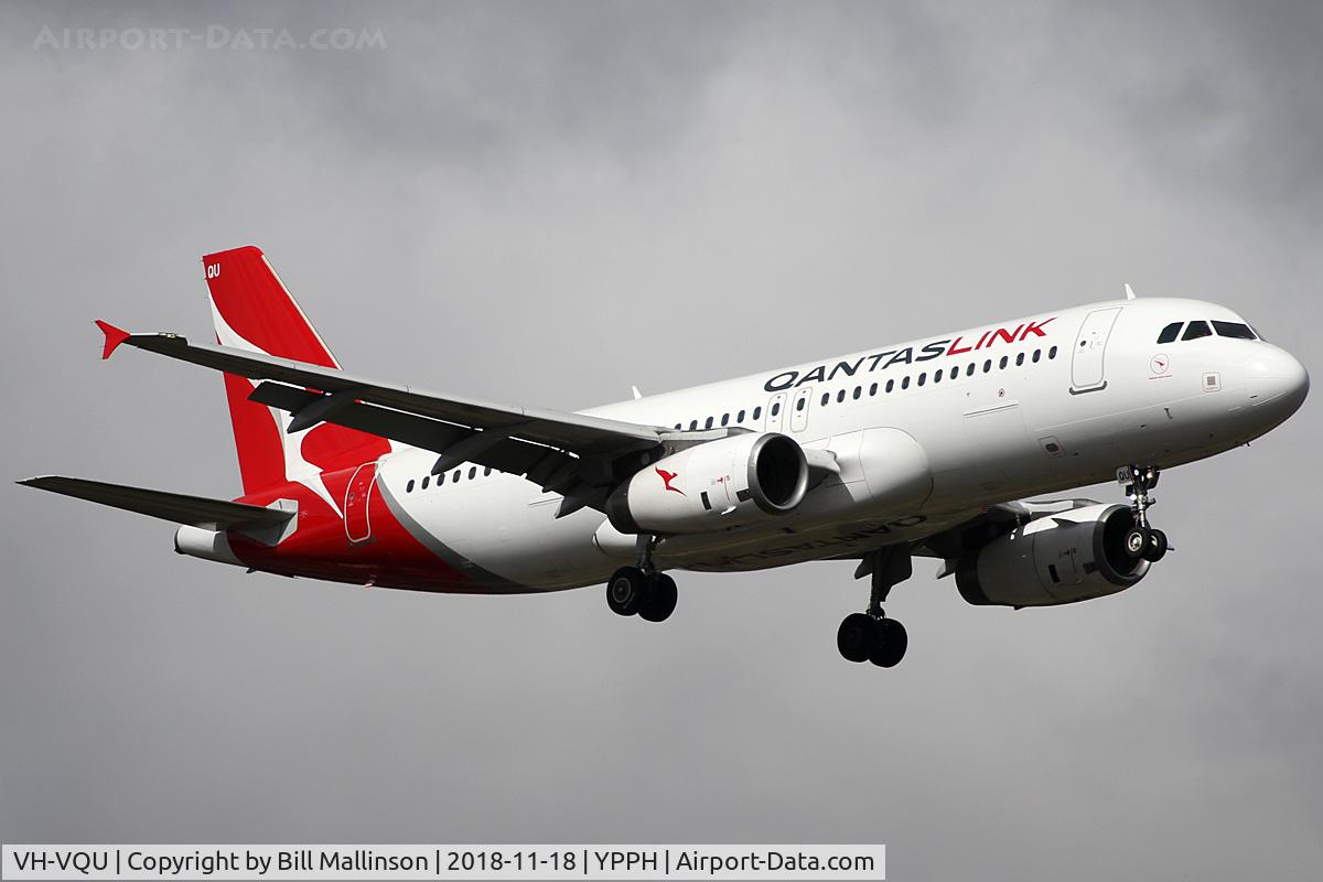 VH-VQU, 2005 Airbus A320-232 C/N 2455a, FINALS