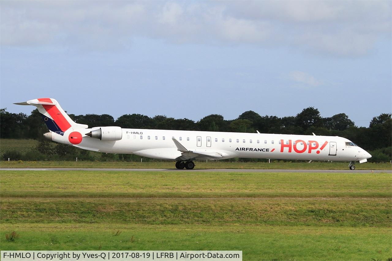 F-HMLO, 2015 Bombardier CRJ-1000EL NG (CL-600-2E25) C/N 19041, Canadair Regional Jet CRJ-1000EL, Taxiing rwy 25L, Brest-Bretagne airport (LFRB-BES)