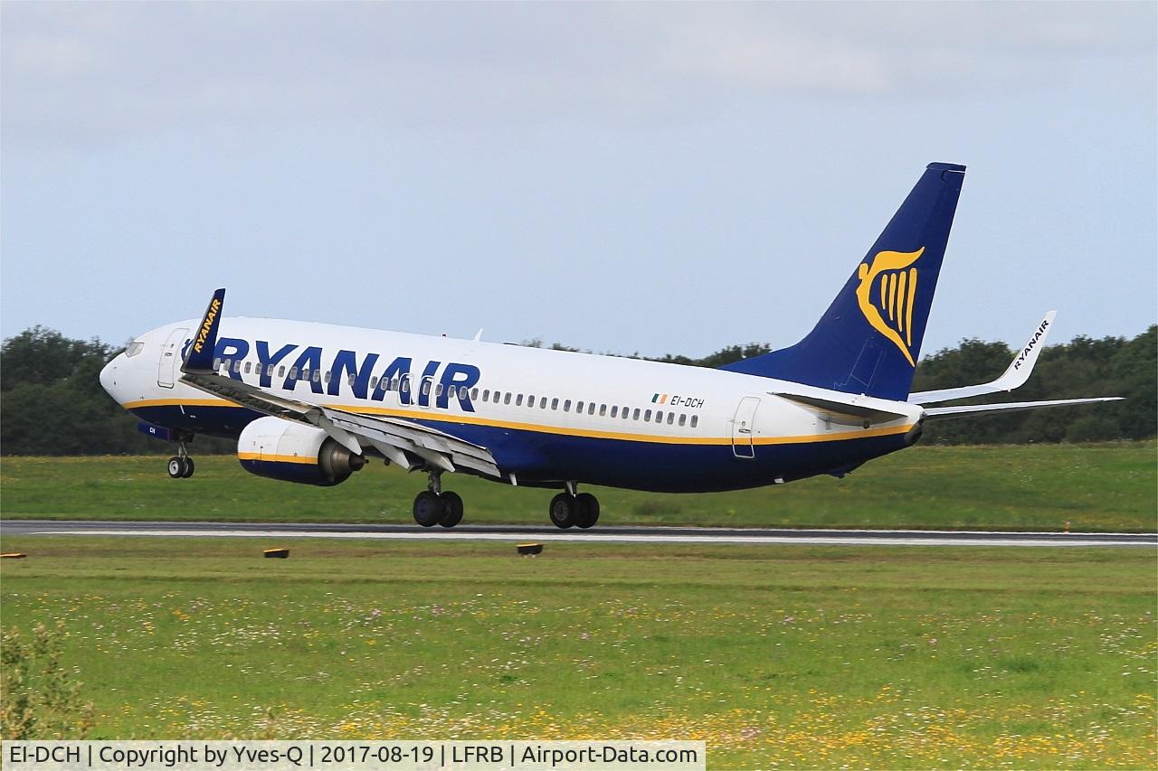 EI-DCH, 2004 Boeing 737-8AS C/N 33566, Boeing 737-8AS, Landing rwy 25L, Brest-Bretagne airport (LFRB-BES)