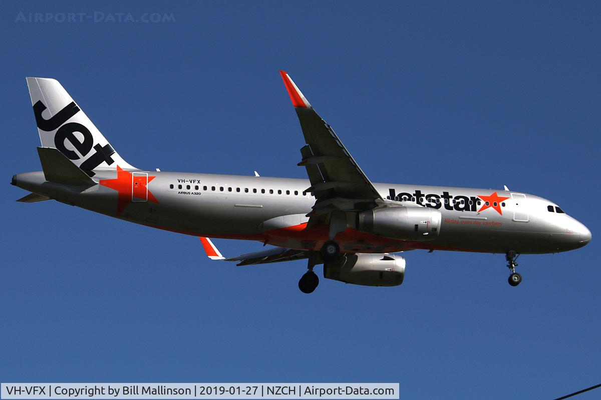 VH-VFX, 2013 Airbus A320-232 C/N 5871, finals
