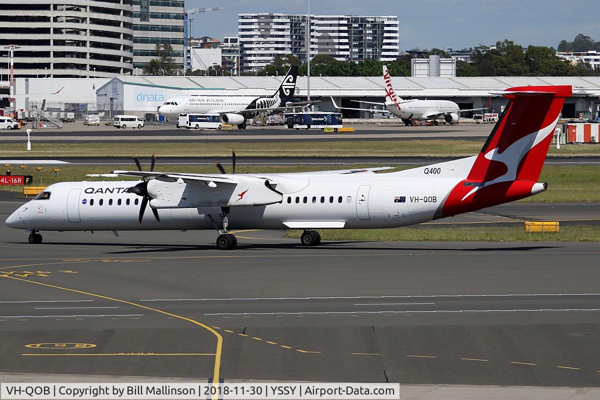 VH-QOB, 2005 De Havilland Canada DHC-8-402Q Dash 8 C/N 4116, taxiing