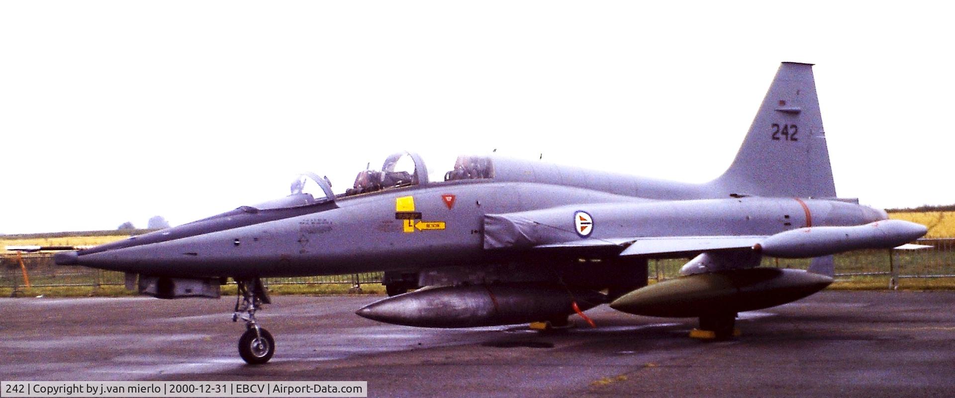 242, 1966 Northrop F-5B Freedom Fighter C/N N.9006, Chièvres USAF static show