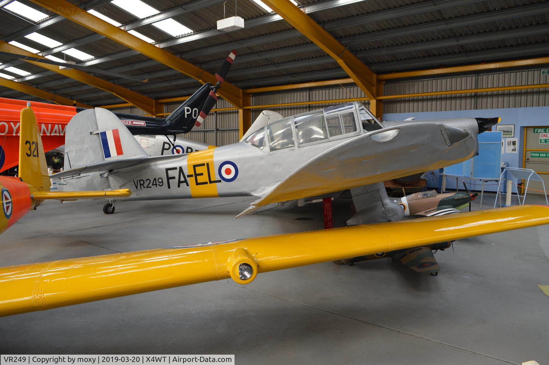 VR249, Percival P-40 Prentice T1 C/N Not found VR249, Percival P-40 Prentice T1 at Winthorpe.