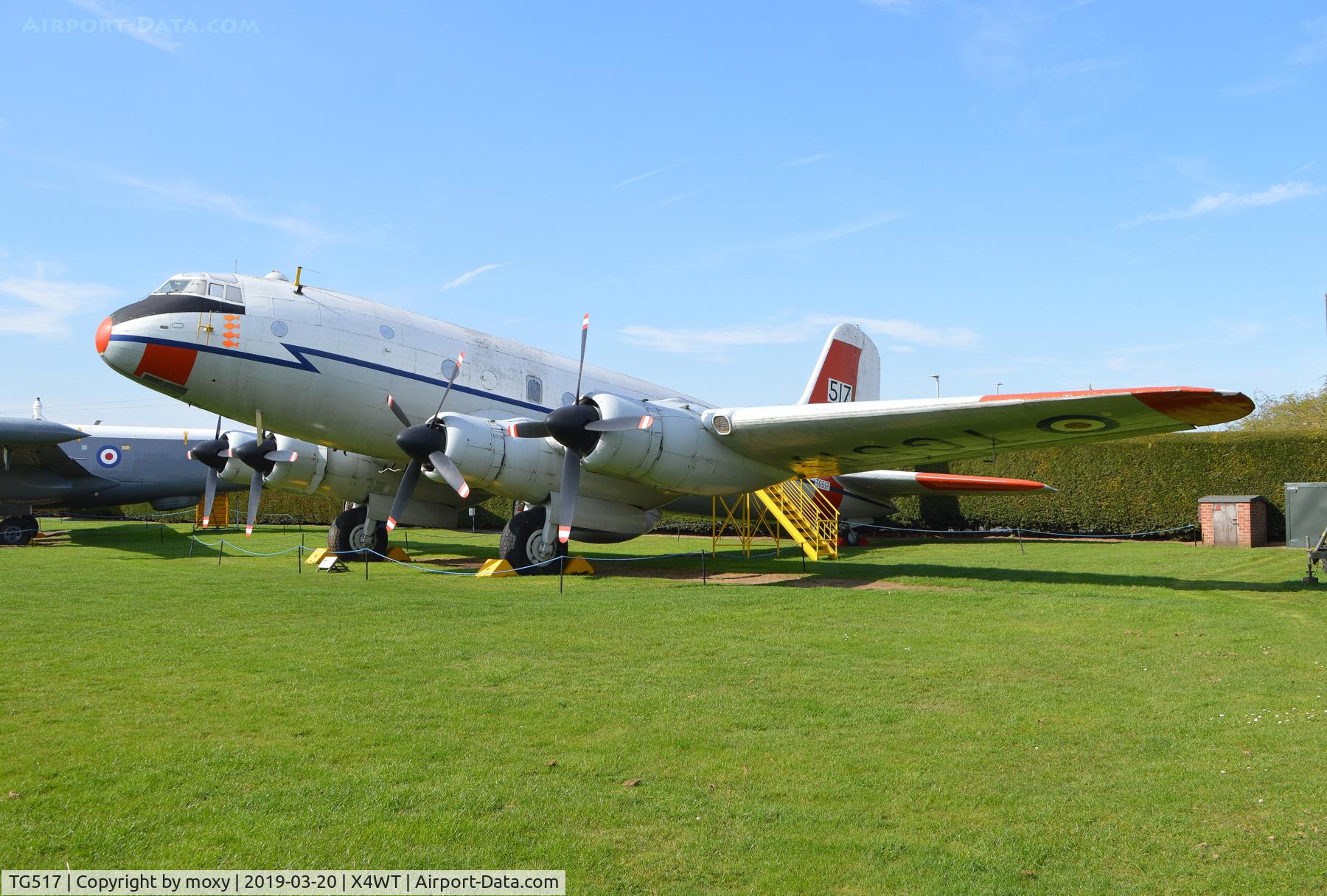 TG517, 1948 Handley Page Hastings T.5 C/N HP67/21, Handley Page Hastings T.5 at Winthorpe.