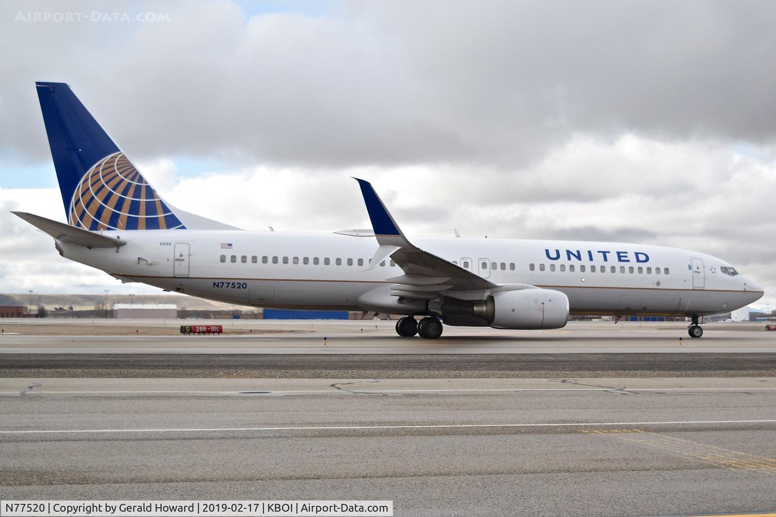 N77520, 2010 Boeing 737-824 C/N 31658, Taxiing on Alpha.