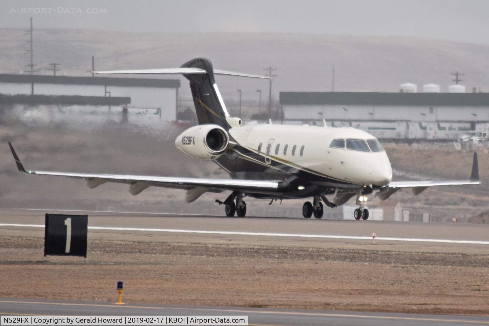N529FX, 2006 Bombardier Challenger 300 (BD-100-1A10) C/N 20128, Starting take off run on RWY 28R.