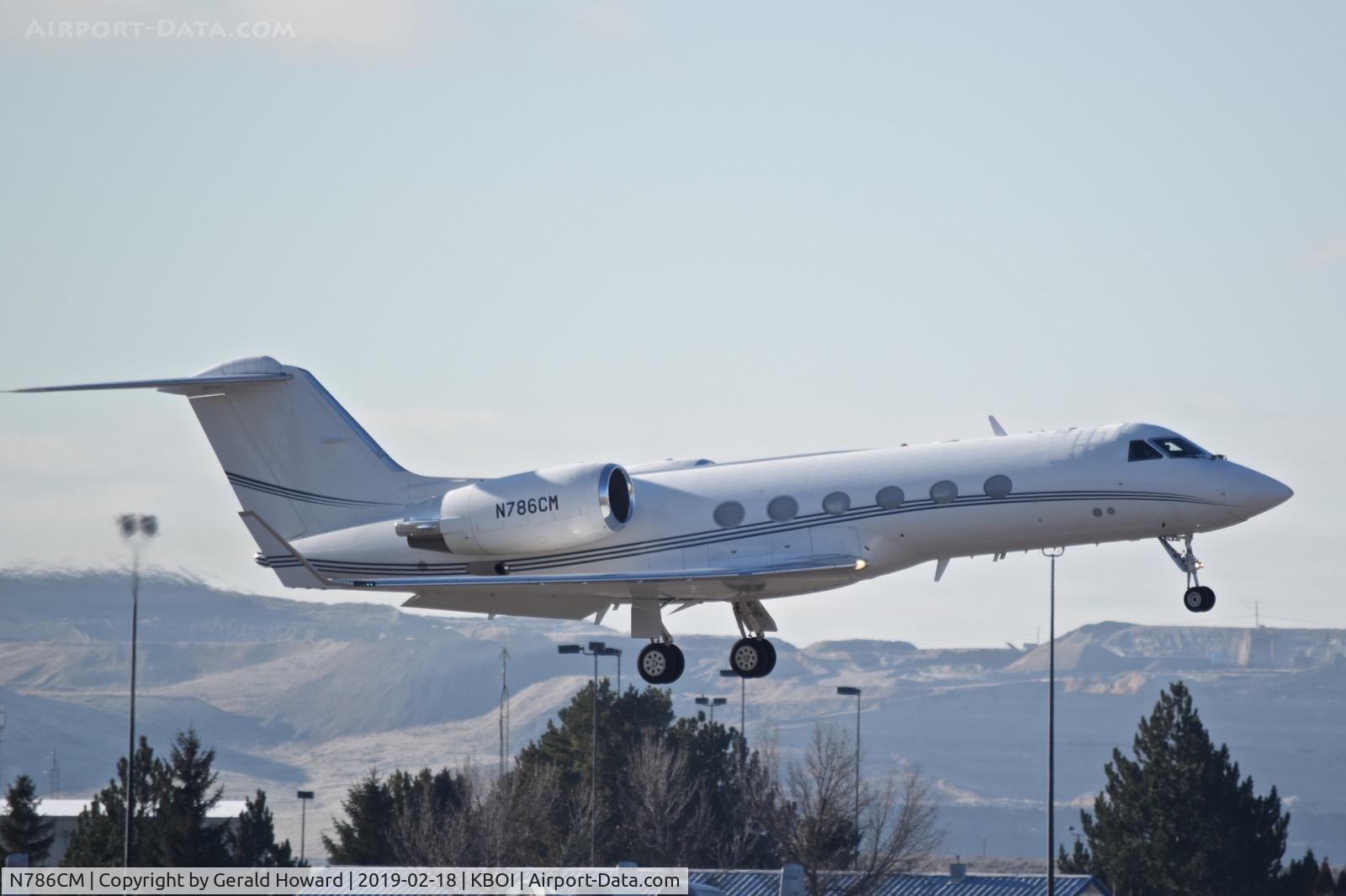 N786CM, 1991 Gulfstream Aerospace G-IV C/N 1176, Take off from RWY 28L.