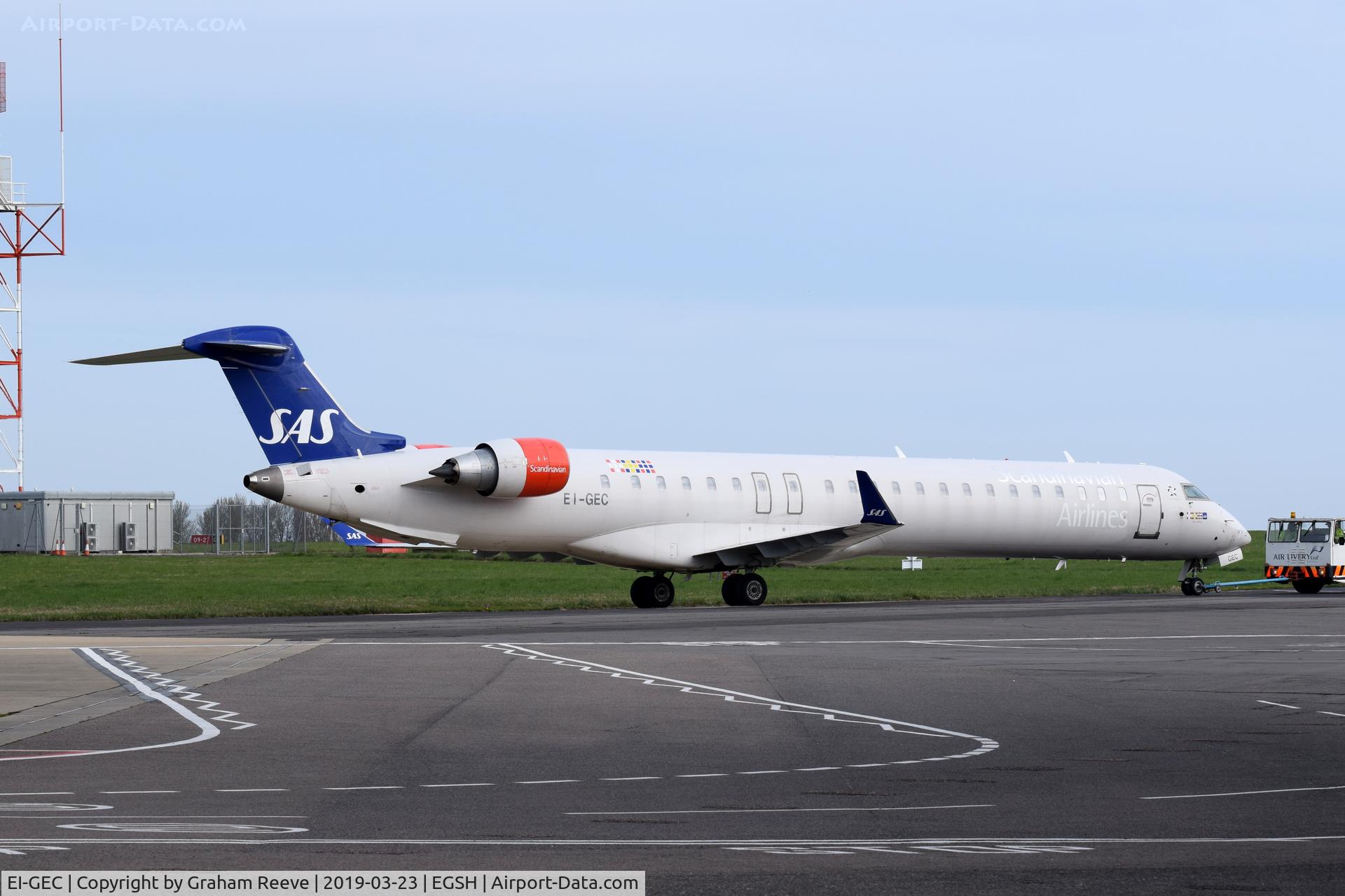 EI-GEC, 2009 Bombardier CRJ-900 NG (CL-600-2D24) C/N 15246, Under tow at Norwich.