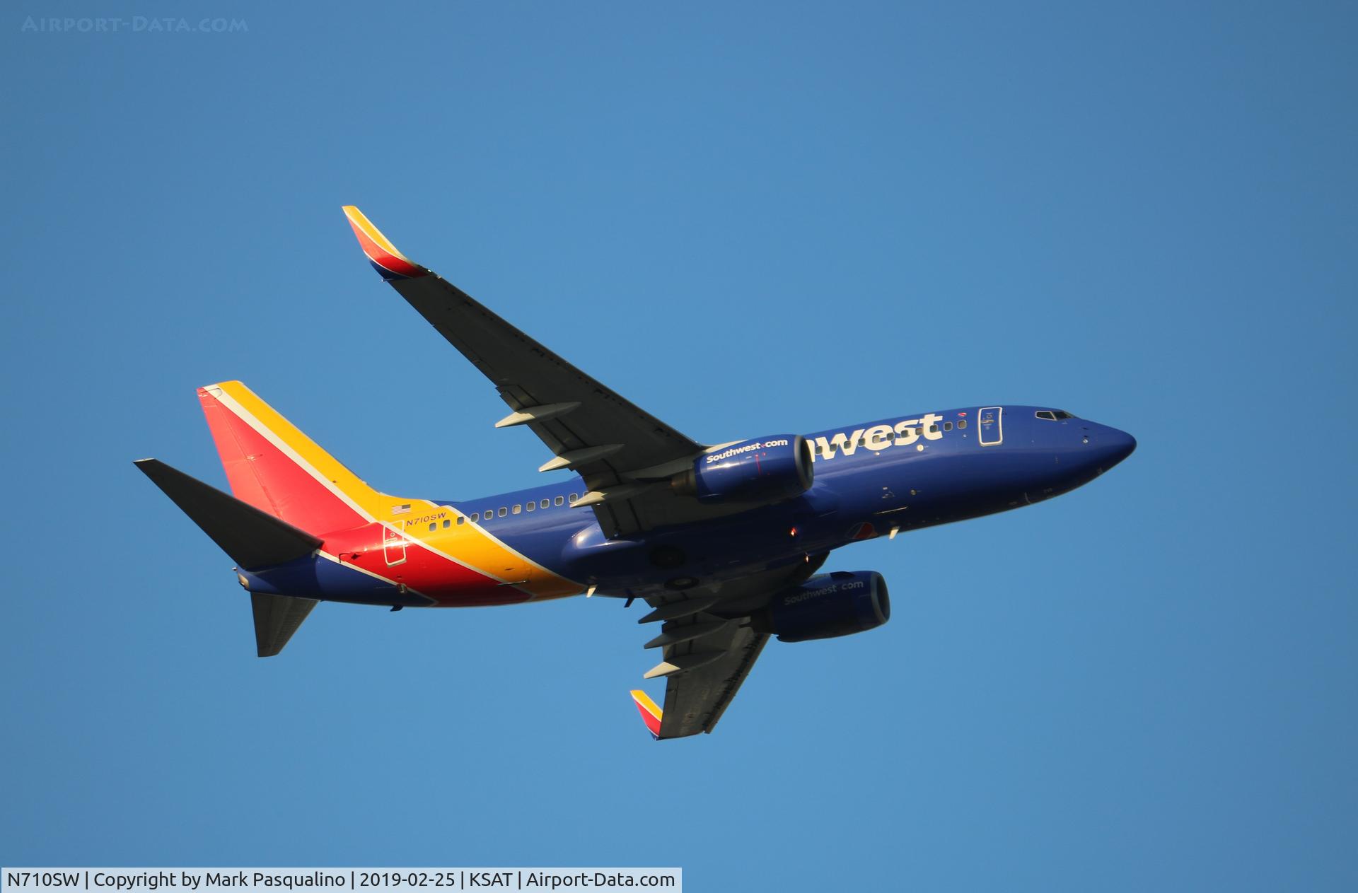 N710SW, 1998 Boeing 737-7H4 C/N 27844, Boeing 737-7H4