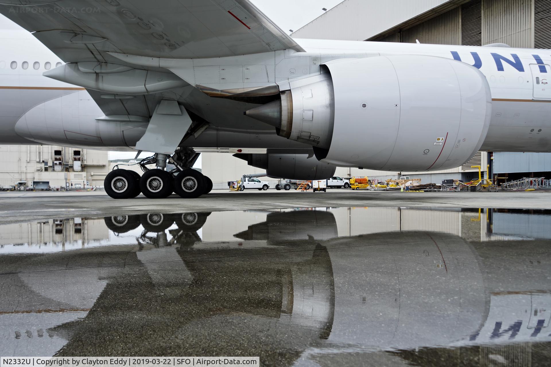 N2332U, 2016 Boeing 777-322/ER C/N 62643, SFO 2019.