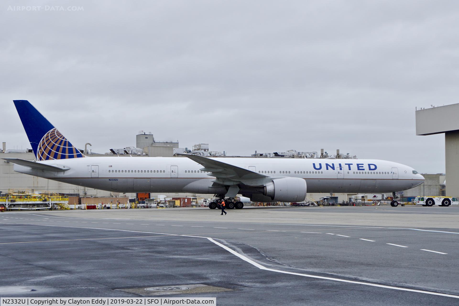 N2332U, 2016 Boeing 777-322/ER C/N 62643, SFO 2019.