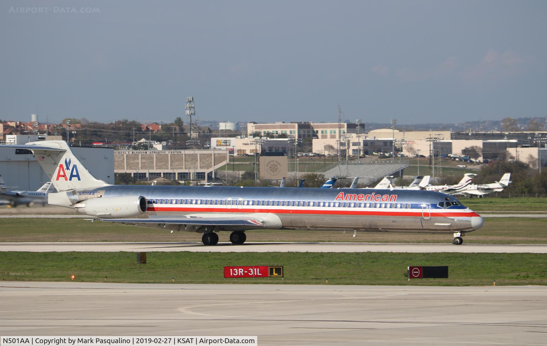 N501AA, 1989 McDonnell Douglas MD-82 (DC-9-82) C/N 49738, MD-82