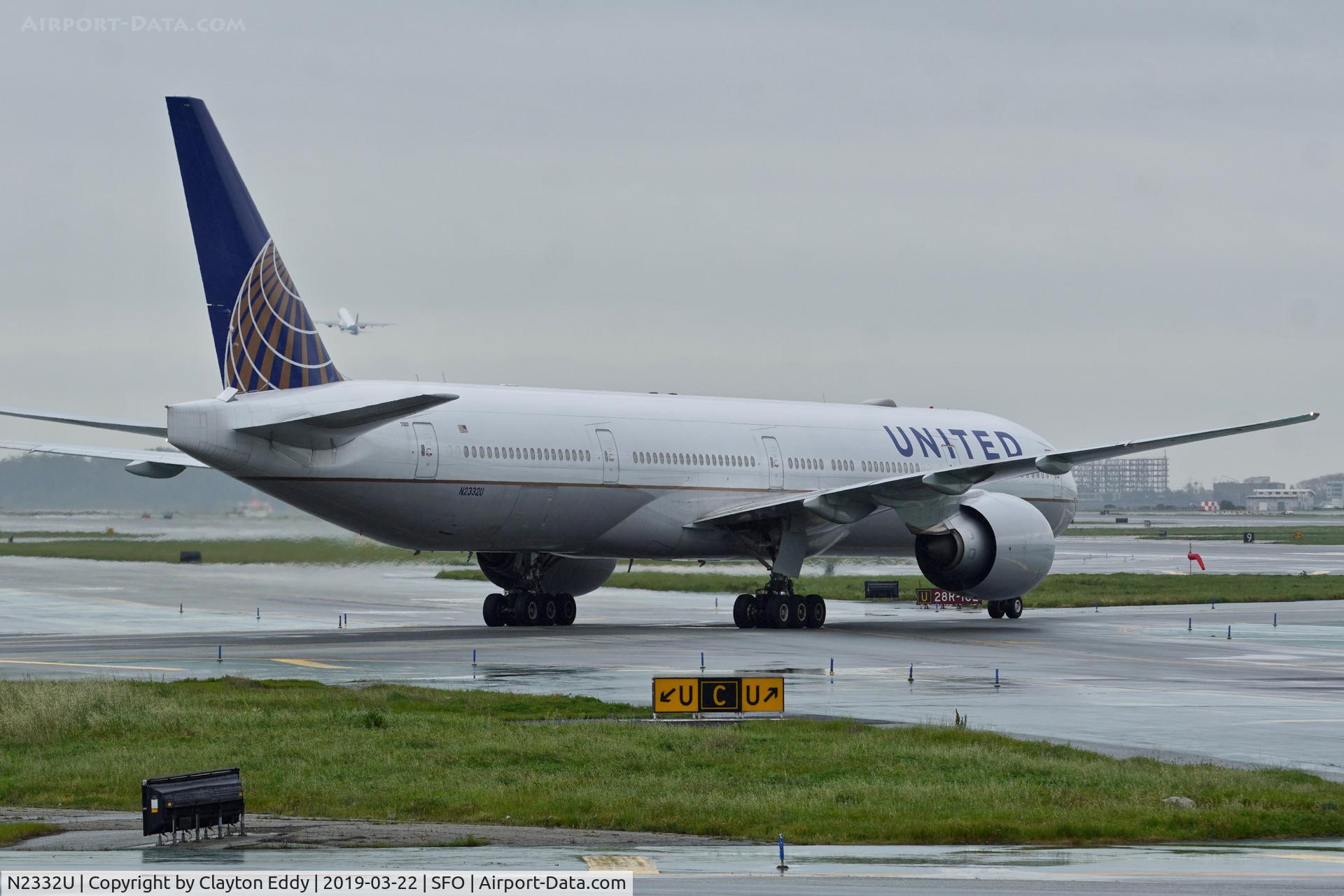 N2332U, 2016 Boeing 777-322/ER C/N 62643, SFO 2019.