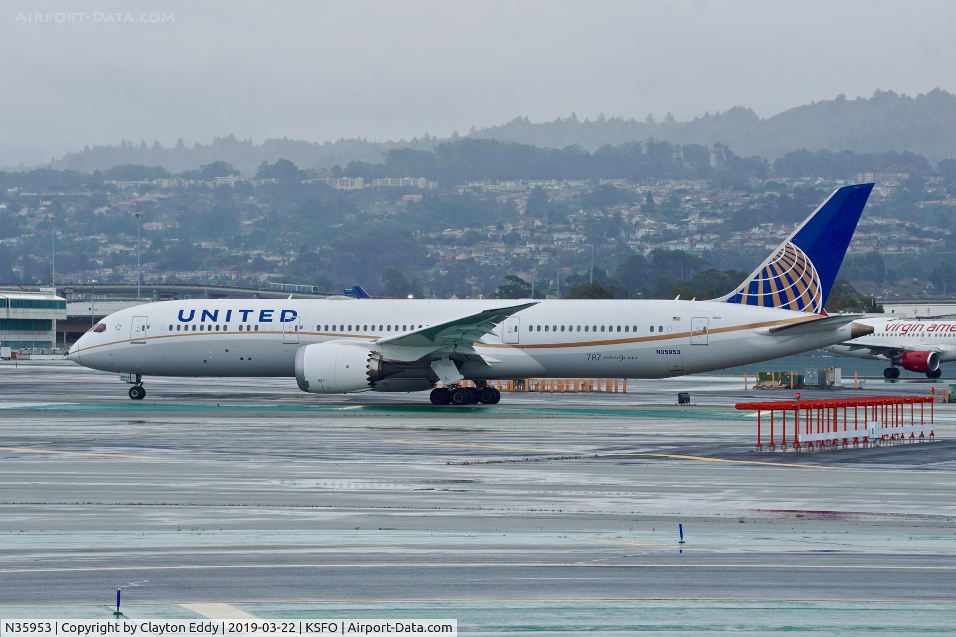 N35953, 2015 Boeing 787-9 Dreamliner C/N 36404, SFO 2019.