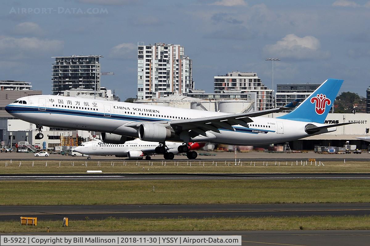 B-5922, 2013 Airbus A330-343X C/N 1425, on 16R