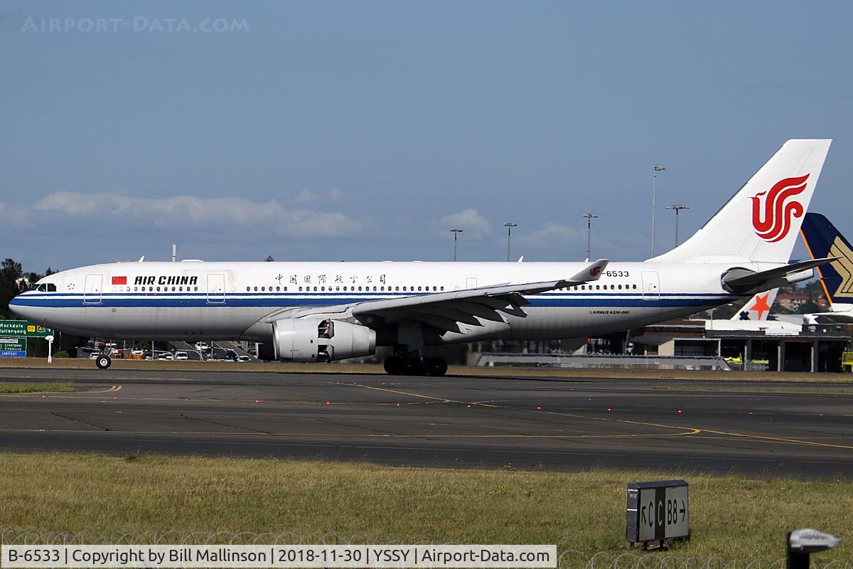 B-6533, 2011 Airbus A330-243 C/N 1237, taxiing