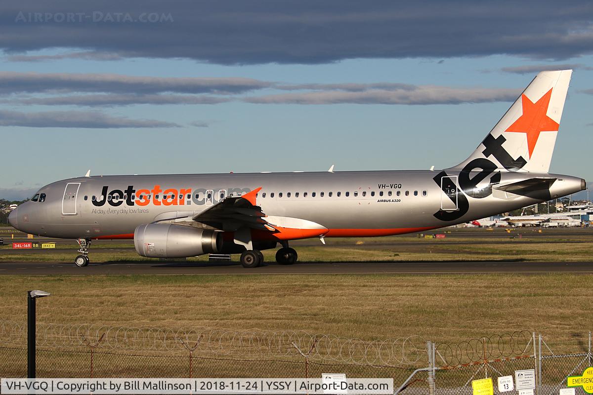 VH-VGQ, 2010 Airbus A320-232 C/N 4303, taxiing