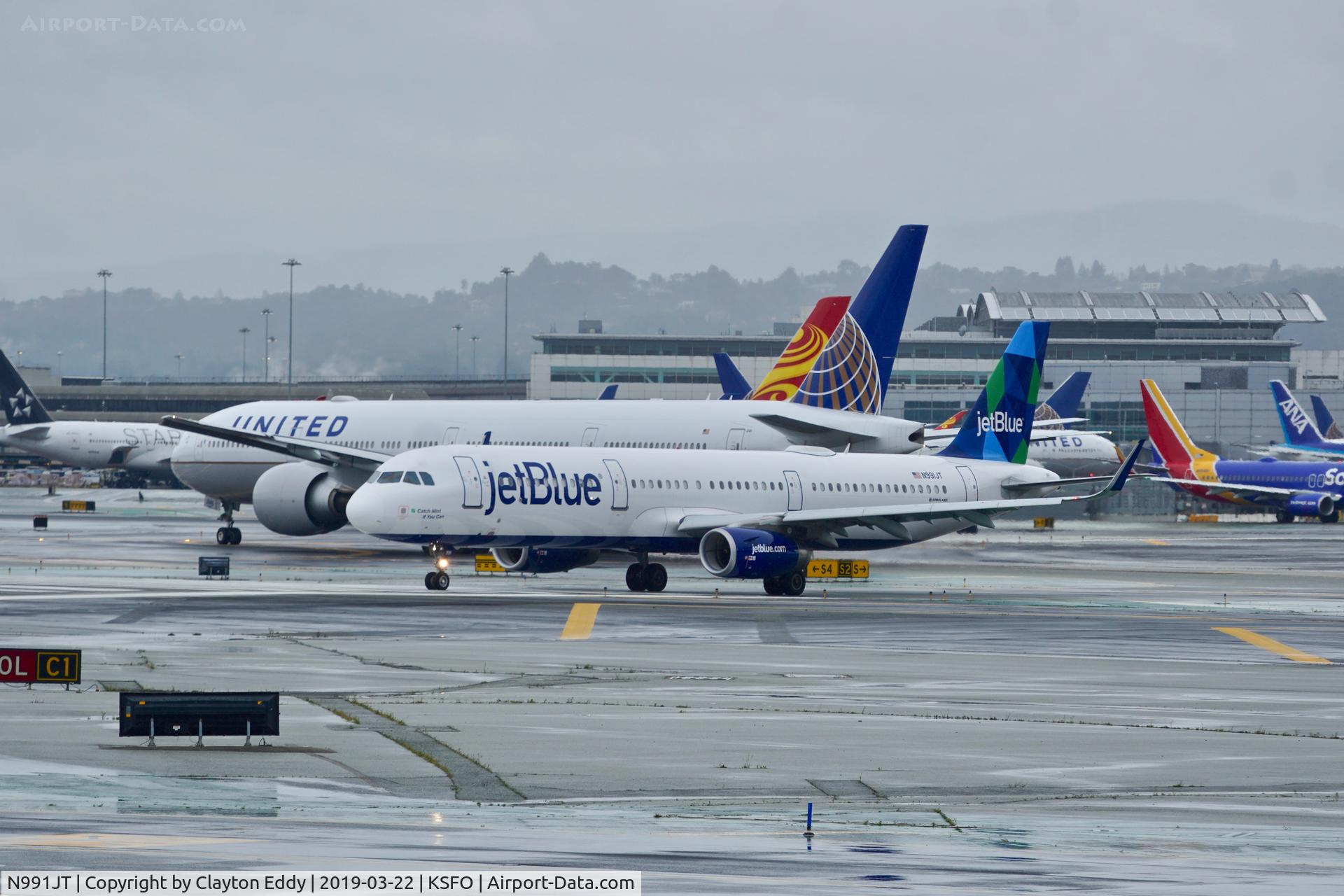 N991JT, 2017 Airbus A320-231 C/N 7994, SFO 2019.